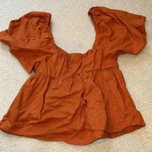 orange crop shirt with puff sleeves - Picture 3 of 3